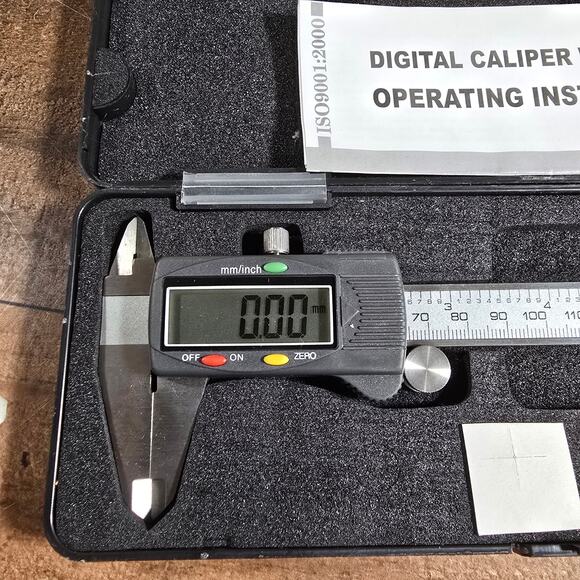 Digital Caliper 0-6" LCD Display Inch/mm Conversion - Picture 2 of 4